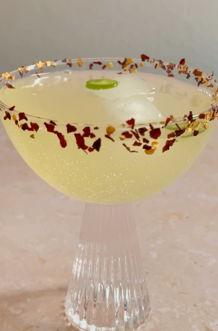 Spicy Pineapple Cocktail đđ„